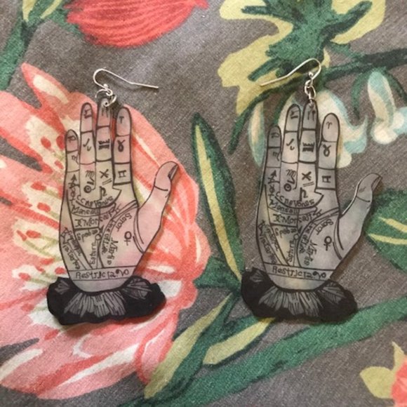 Hand made tarot hand earrings from etsy - Picture 2 of 3